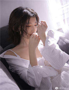 相亲3高清完整版,强迫女生喝水憋尿图片