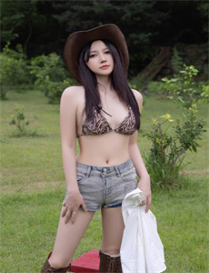 美女全身光乳体,泽罗拉