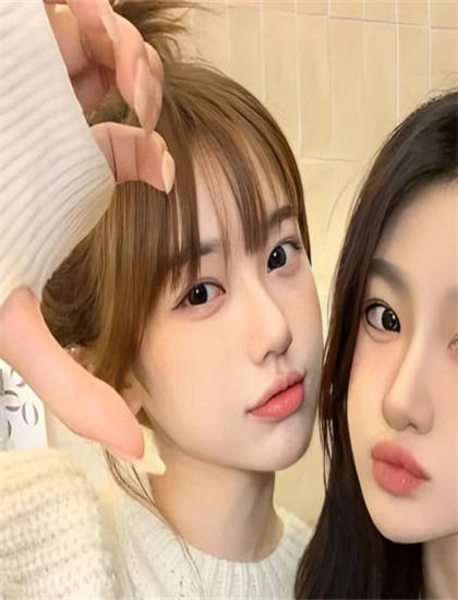 《奇怪的袜子精灵》主角深度分析：角色塑造与成长轨迹